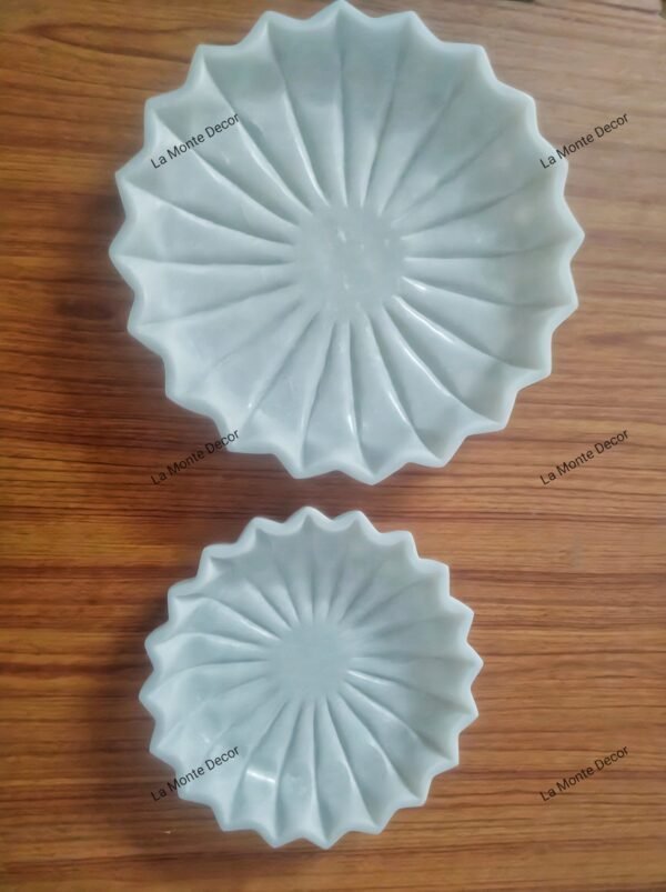 Modern Home Decor Bowl – Ruffled Elegance in White Marble - Image 3