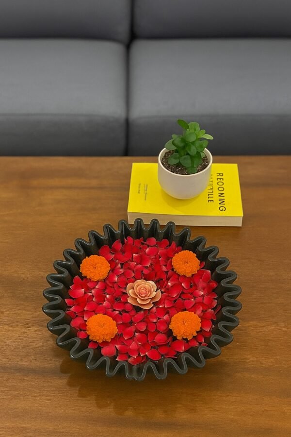 Black Marble Ruffle Scalloped Bowl