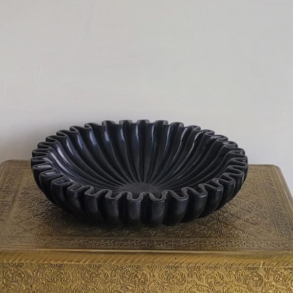 Black Marble Ruffle Scalloped Bowl - Image 3