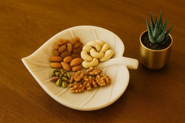 Urli heart shape leaf platter/bowl - Image 2